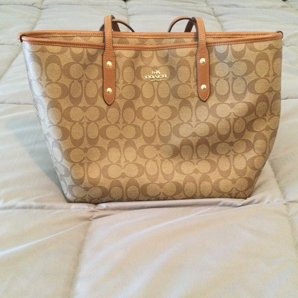 Coach Signature tote